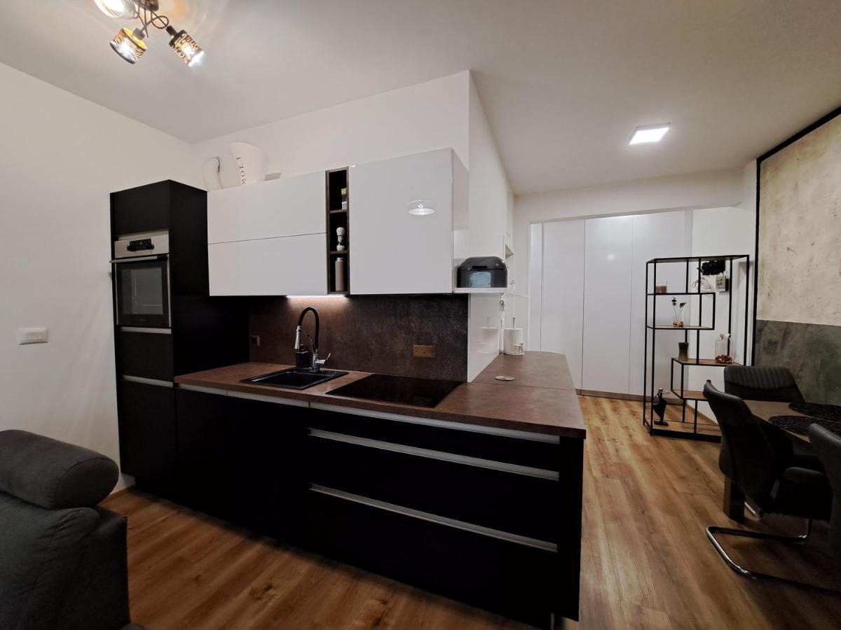 Stunning New Apartment With Free Parking Near City Centre Λιουμπλιάνα Εξωτερικό φωτογραφία
