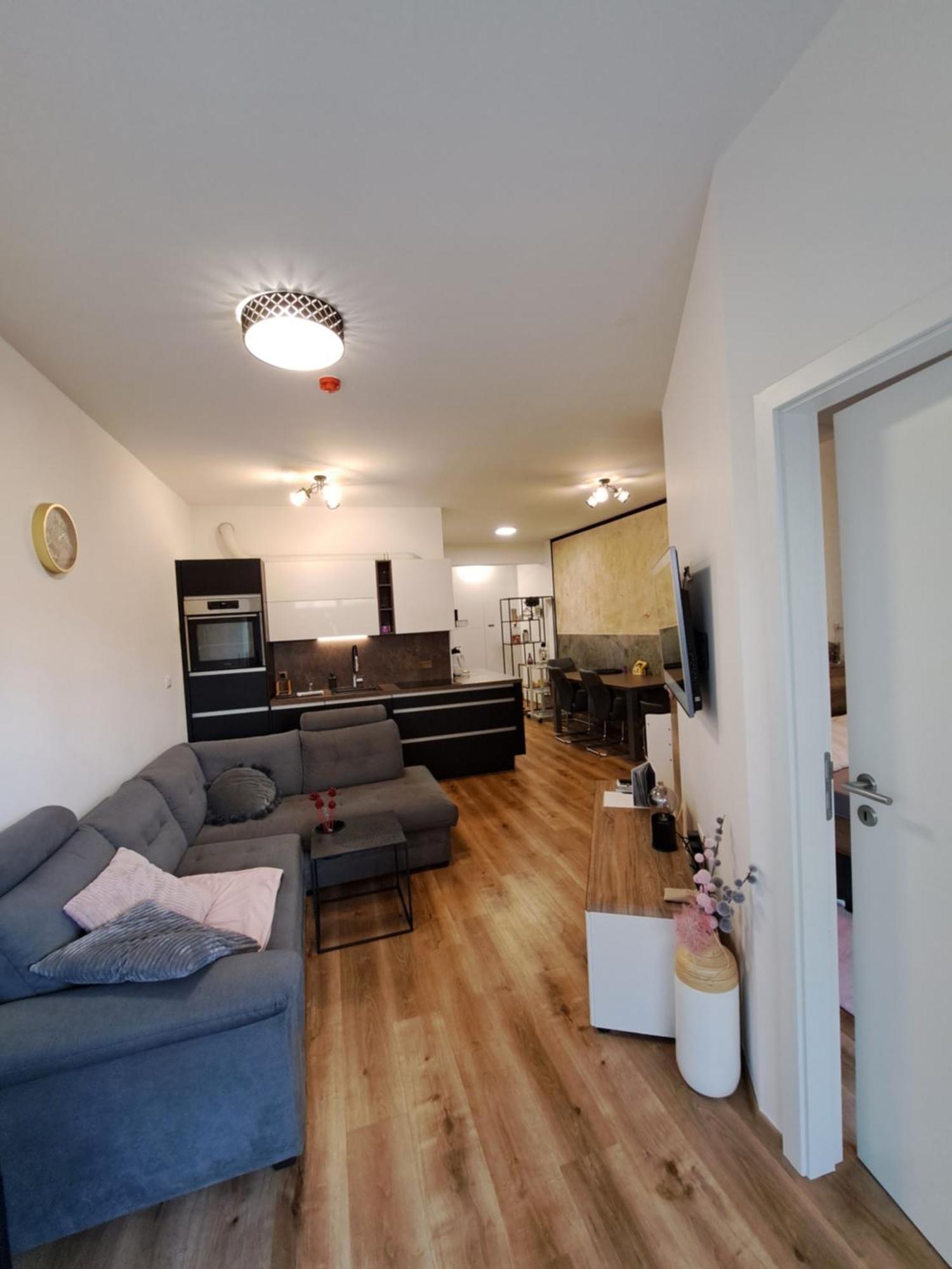 Stunning New Apartment With Free Parking Near City Centre Λιουμπλιάνα Εξωτερικό φωτογραφία